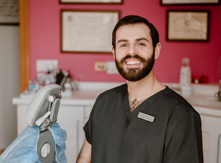 Doctor Guillermo Álvarez - Cirujano Implantes dentales en Talavera
